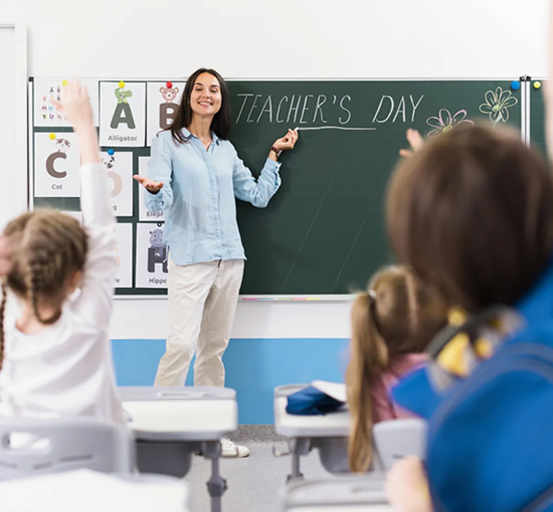وظائف معلمي اللغة الإنجليزية 2025.. اعرف الشروط