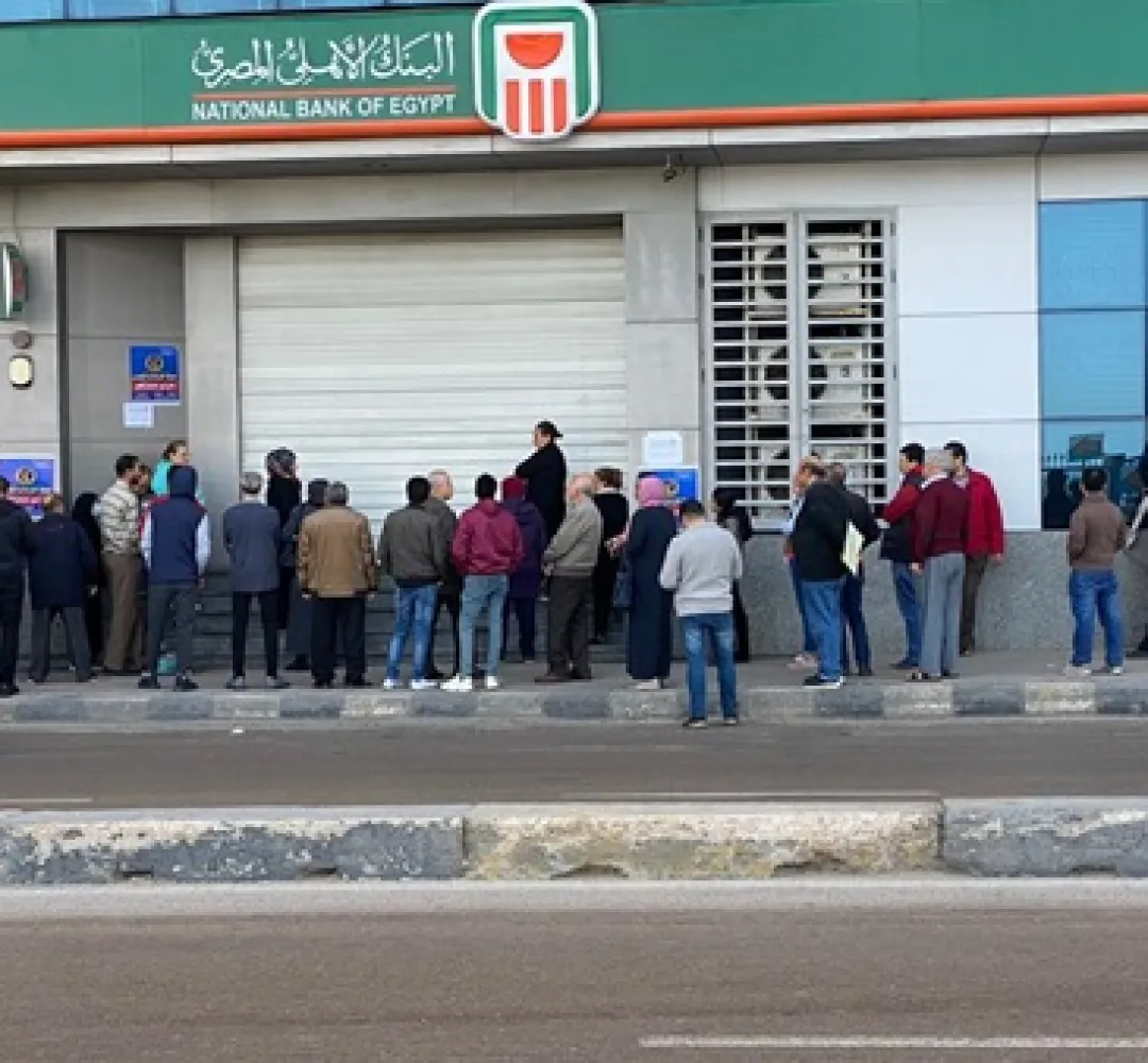 أزمة كل عيد.. زحام على ماكينات ATM .. والمواطنون تشتكى من نفاذ النقود والأعطال المستمرة