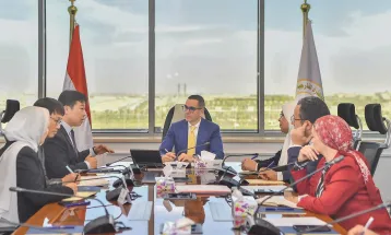 وزير الاستثمار يلتقى الرئيس التنفيذى لشركة سامسونج لاستعراض مشروعاتها بالسوق المصرى