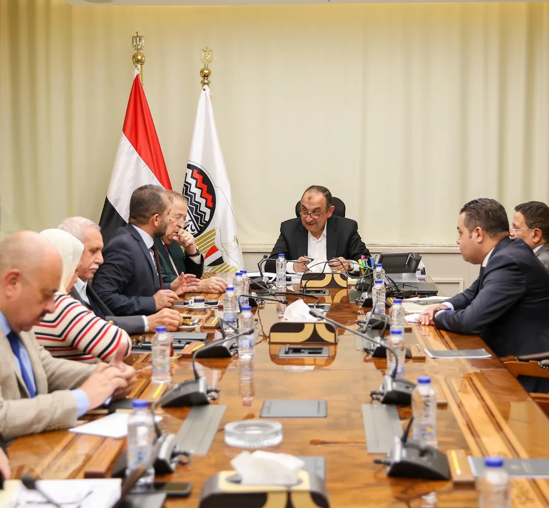 وزير قطاع الأعمال يلتقي وفدًا من اتحاد المستثمرين لبحث فرص التعاون المشترك