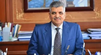 الفريق أسامة ربيع: لا توجد سفن تمر مجانًا من قناة السويس والسفن المصرية بتدفع رسوم