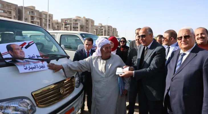 البنك الزراعى المصرى يسلم 78 سيارة ميكروباص ضمن مبادرة إحلال السيارات بمحافظة المنيا