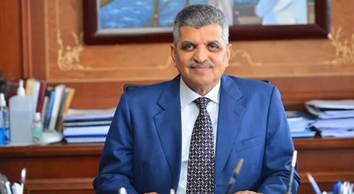 الفريق أسامة ربيع: لا توجد سفن تمر مجانًا من قناة السويس والسفن المصرية بتدفع رسوم