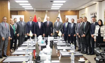 بقيمة 150 مليون جنيه.. العربى الإفريقى الدولى يوقع عقد تمويل مع جهاز تنمية المشروعات