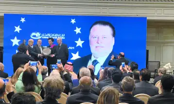 برعاية الرئيس الفرنسى.. «حسن عبدالله» يحصد جائزة «محافظ العام» فى القمة المصرفية بباريس