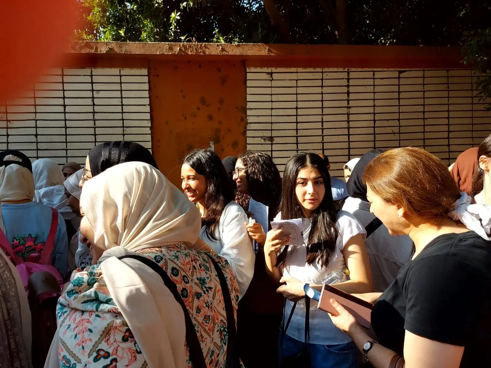 رغم ارتفاع التكلفة.. السباق إلى الجامعة بين الثانوية العامة والشهادات المعادلة.. تكافؤ فرص أم هروب من البعبع؟!